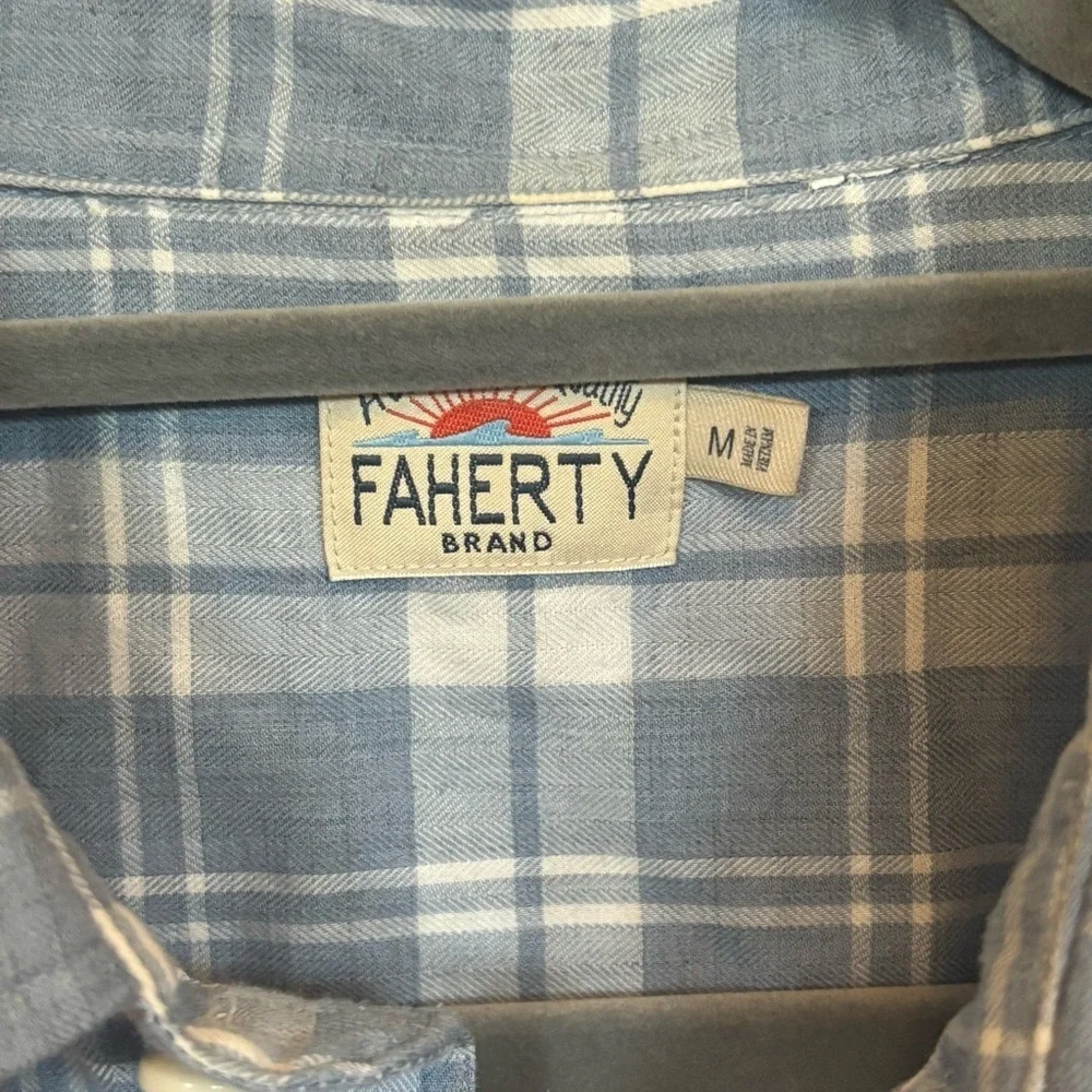 Faherty Men’s Blue Plaid Button Down - size M​ - Picture 2 of 6